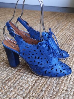 Virus funky blue leather heeled slingbacks